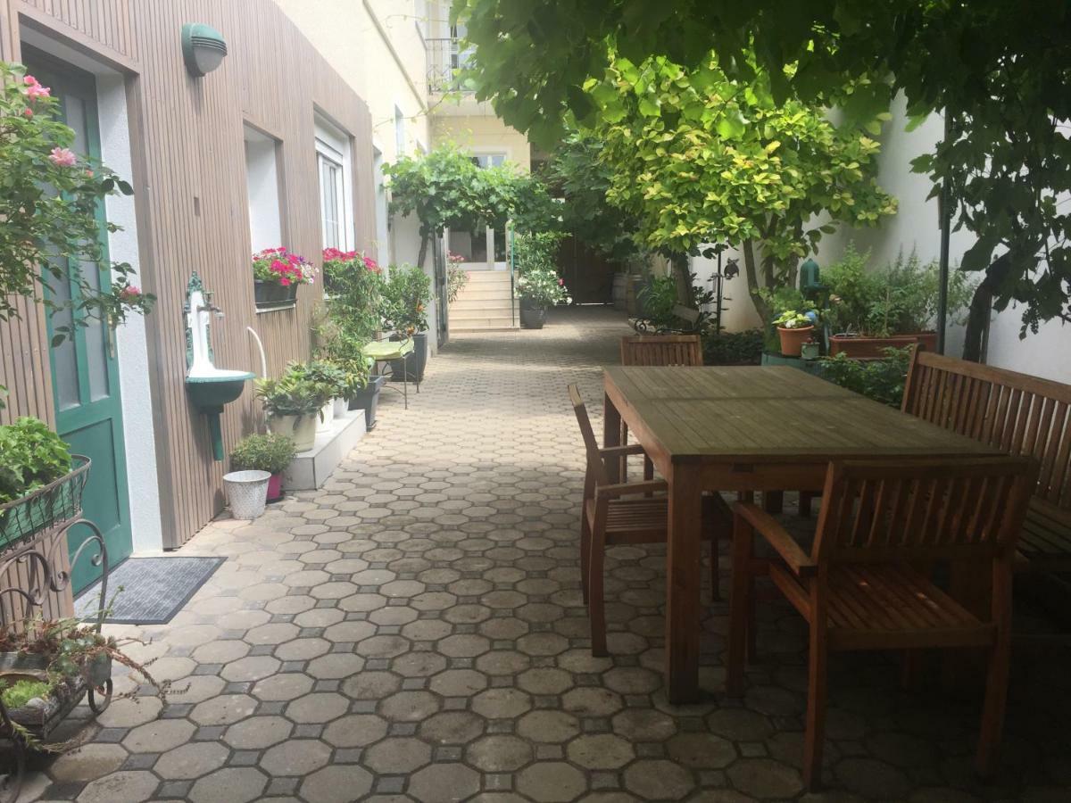 Ferienwohnung Weingut Krikler Weiden am See Exterior foto